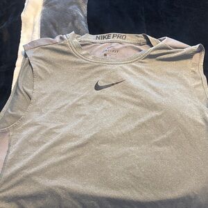 Nike Pro Light Gray Sleeveless Shirt